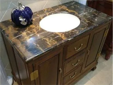 Kopalniški pulti iz črnega marmorja