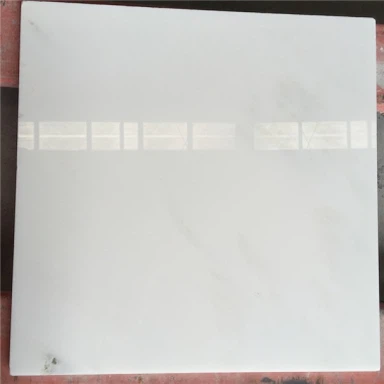 Čisto bela marmorna ploščica