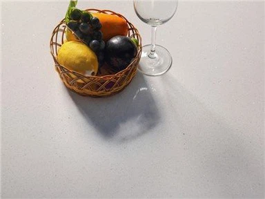 Bela platinasta kremenasta plošča